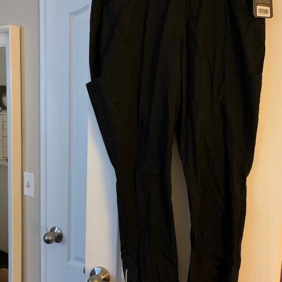 jaanuu black nursing pants brand new with tags - Picture 2 of 2